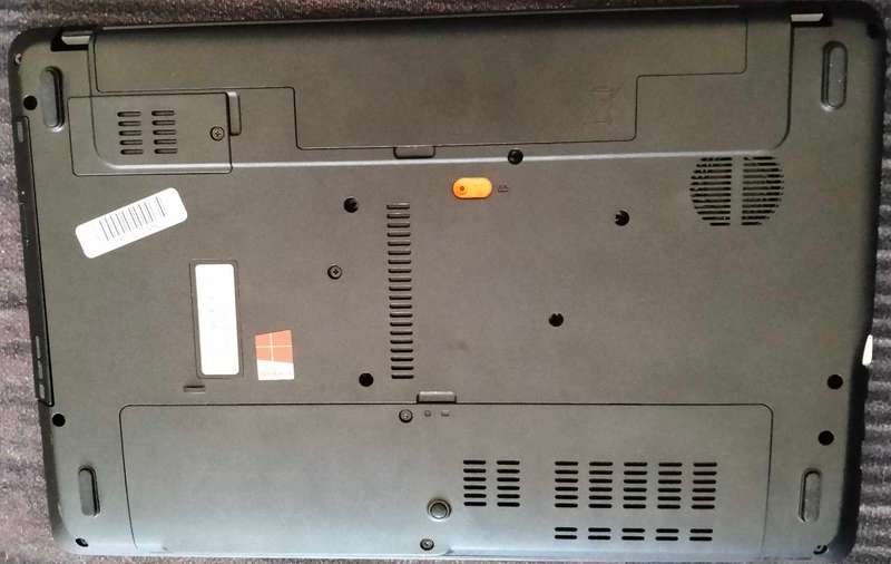 Acer Aspire E1-571 Laptop (not working I ideal for spares)