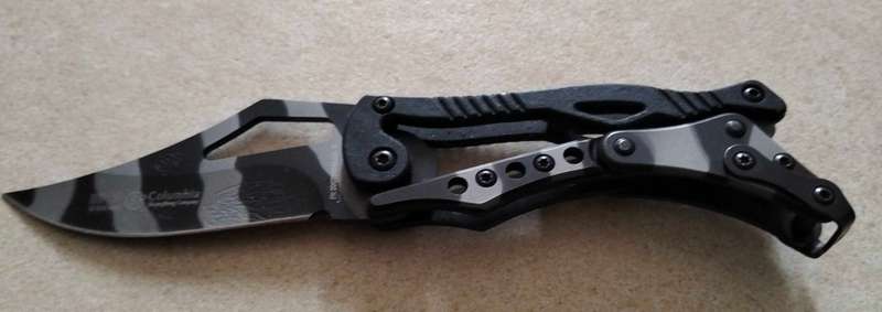 Pocket Knife - Foldable (Black Camo)