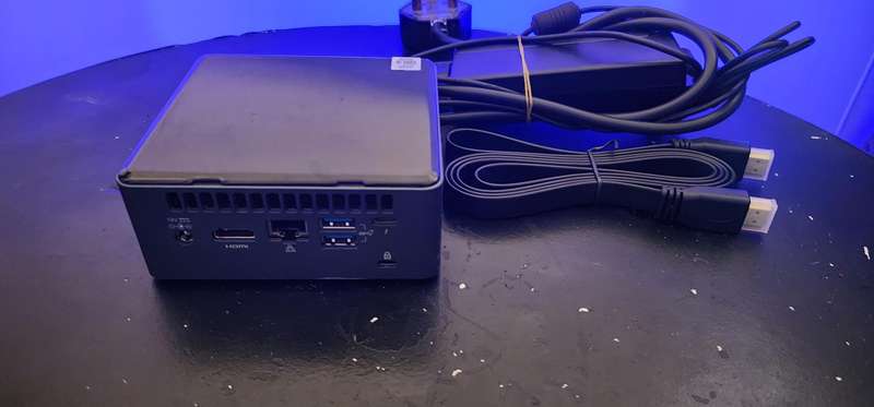 Intel Nuc Mini PC 10th gen- i5 10210u, 8GB DDR4 RAM, 256GB SSD (BXNUC10I5FNH)