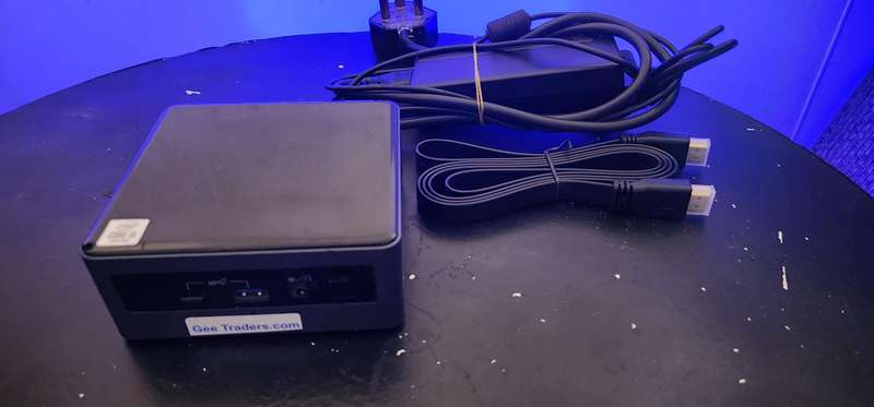 Intel Nuc Mini PC 10th gen- i5 10210u, 8GB DDR4 RAM, 256GB SSD (BXNUC10I5FNH)