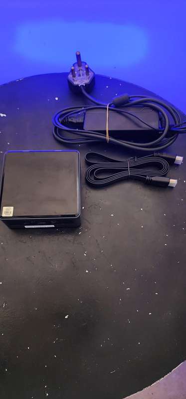 Intel Nuc Mini PC 10th gen- i5 10210u, 8GB DDR4 RAM, 256GB SSD (BXNUC10I5FNH)