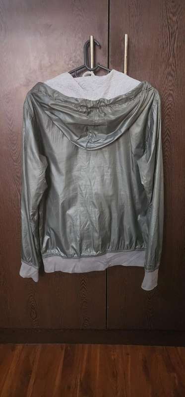 Adidas - European Female puffer jacket (large)