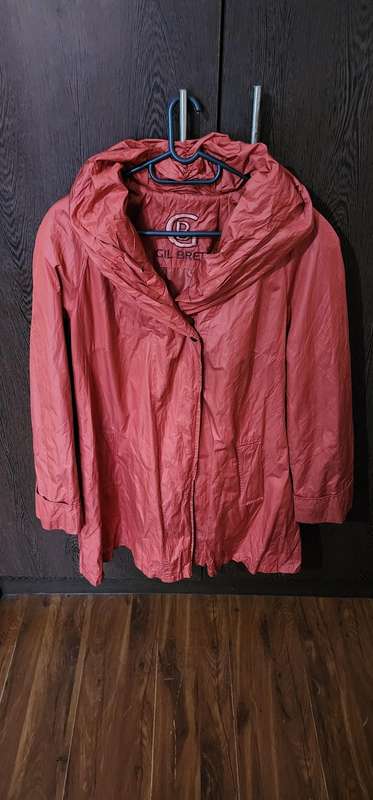 Gil Bert - European Female rain jacket (large)- with hoodie