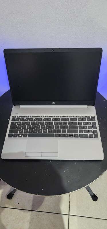 Hp Notebook 250 g8- (15.6`) Quad core 3.6ghz- i5-10th gen, 16gb ram, 250gb ssd