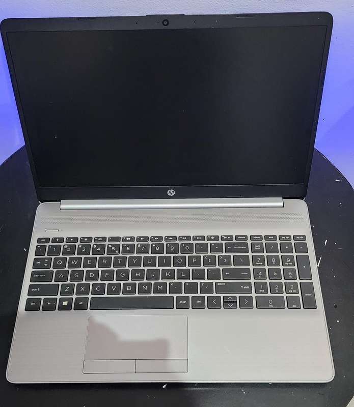 Hp Notebook 250 g8- (15.6`) Quad core 3.6ghz- i5-10th gen, 16gb ram, 250gb ssd