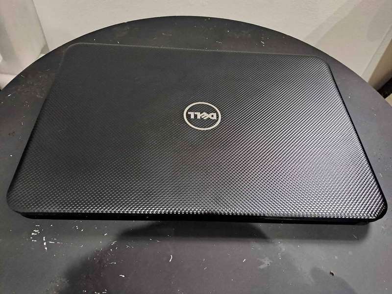 DELL INSPIRON 15 3521- (15.6") CORE CELERON- 1007U, 4GB DDR3 RAM, 320GB HDD!!!! GREAT DEAL