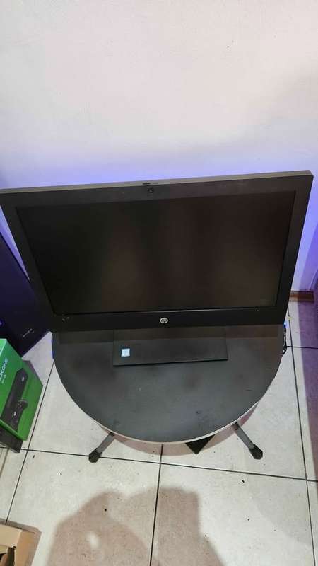 Hp Pro One 400 G4 - all-in-one- (20") - Hexa Core i5 8th gen, 8gb ram 256gb ssd