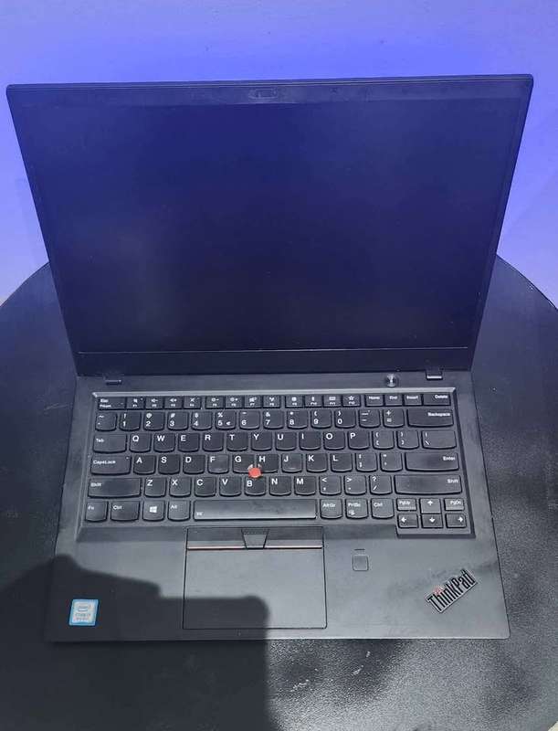 Lenovo ThinkPad x1 Carbon 6th gen - 14" -Dual core i7- 8th Gen, 8gb ddr4 ram, 256gb m.2 ssd