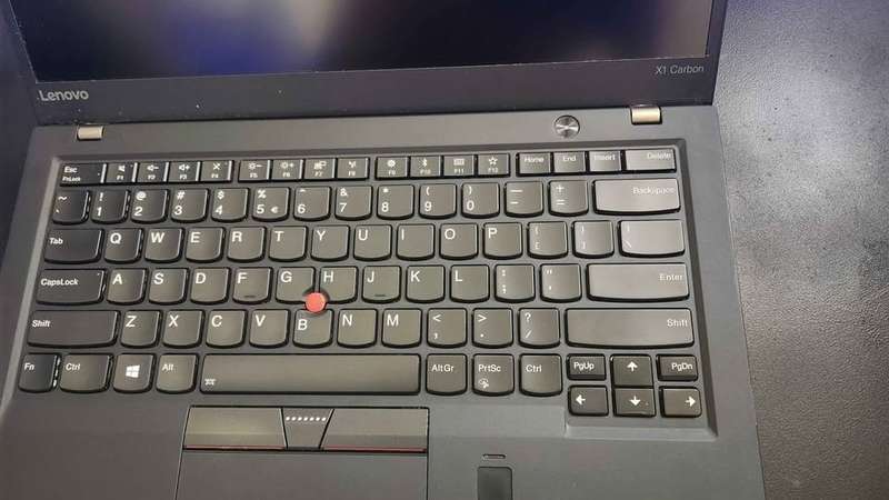 Lenovo ThinkPad x1 Carbon 5th gen - 14" -Dual core i7- 7th Gen, 16gb ddr4 ram, 512gb m.2 ssd