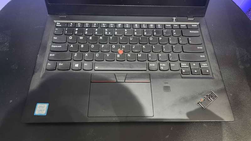 Lenovo ThinkPad x1 Carbon 6th gen - 14" -Dual core i7- 8th Gen, 8gb ddr4 ram, 256gb m.2 ssd