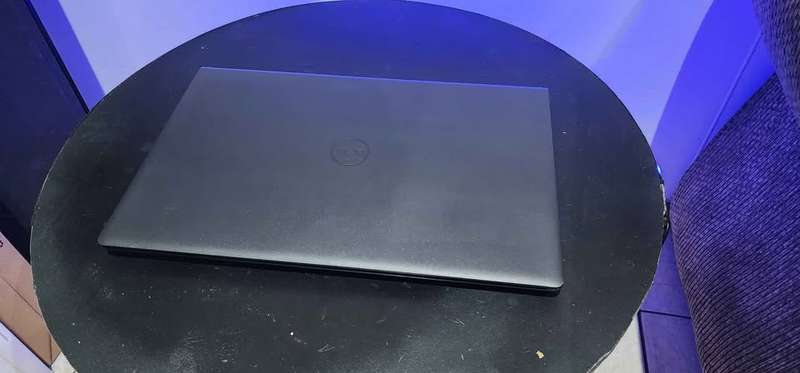 Dell Inspiron 15 3511 - 15.6" quad core i7-1165g7 -16gb ddr4 ram -512gb m.2 ssd- intel Iris XE