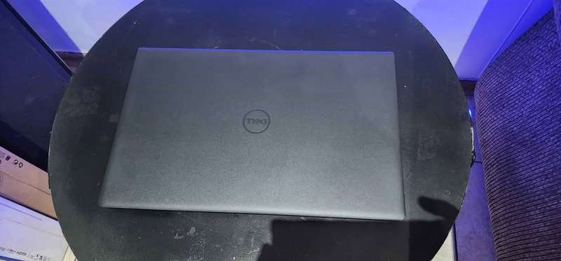 Dell Inspiron 15 3511 - 15.6" quad core i7-1165g7 -16gb ddr4 ram -512gb m.2 ssd- intel Iris XE