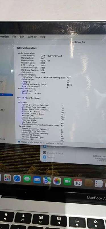 Apple MacBook Air (Retina, 13-inch) 2018- Core i5-8210y, 128gb ssd, 8gb ram - CPO - (in the box)
