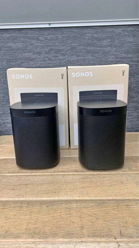 Sonos One (Gen 2) - Voice Controlled Smart Speaker With Amazon Alexa Built-In - Black- IN THE BOX!!