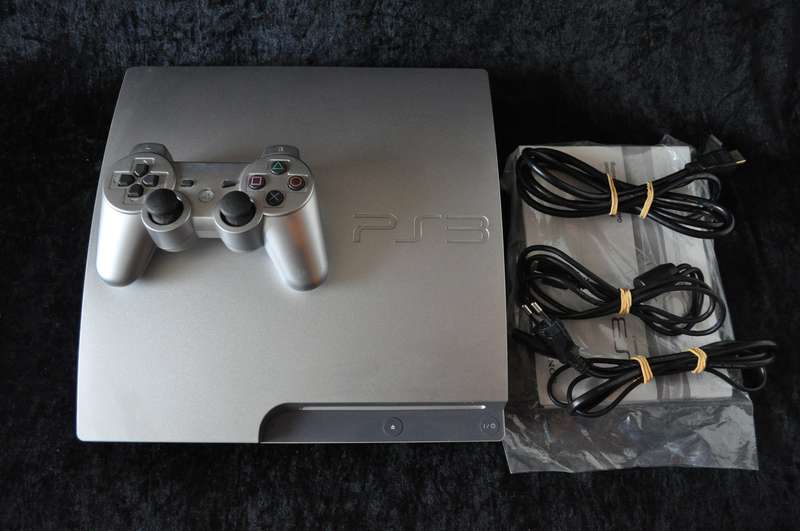Sony Ps3 slim 320GB - Limited edition console 1x controller - 20 LOADED GAMES with cables