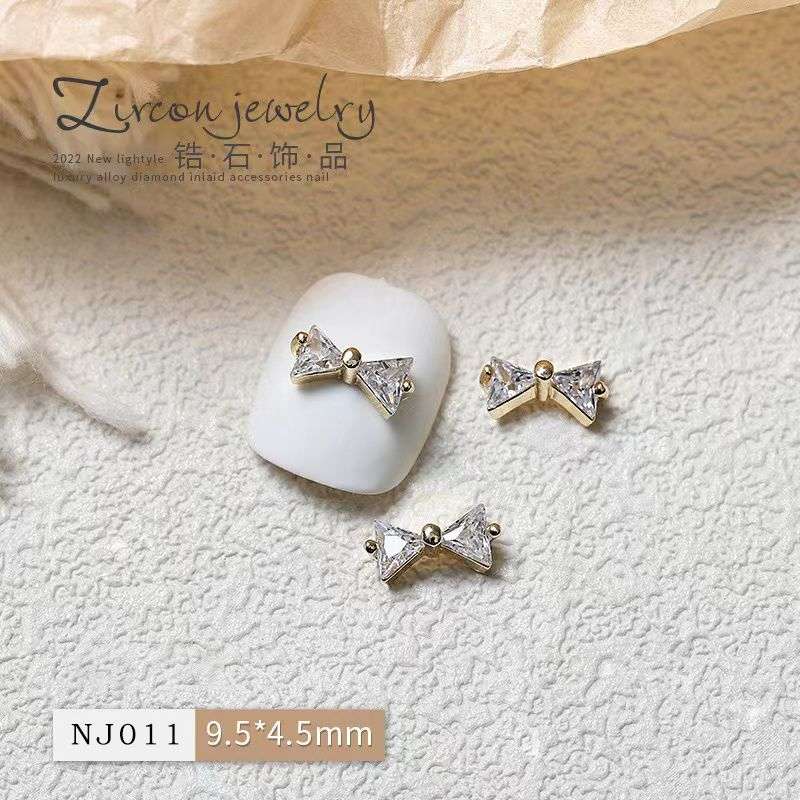 Nail Bow Tie 03# Rhinestone 2pcs -    Gold- 9.5x4.5mm