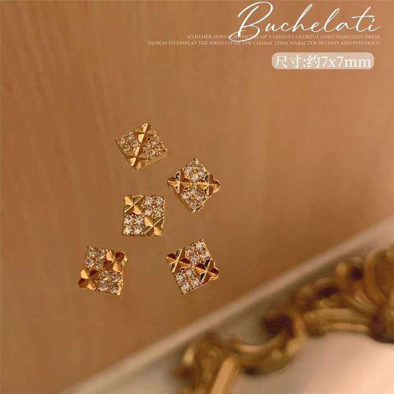Buchi Lati Nail Rhinestone ( B003) 7*7mm-    Four Leaf Clover Gold 2pcs
