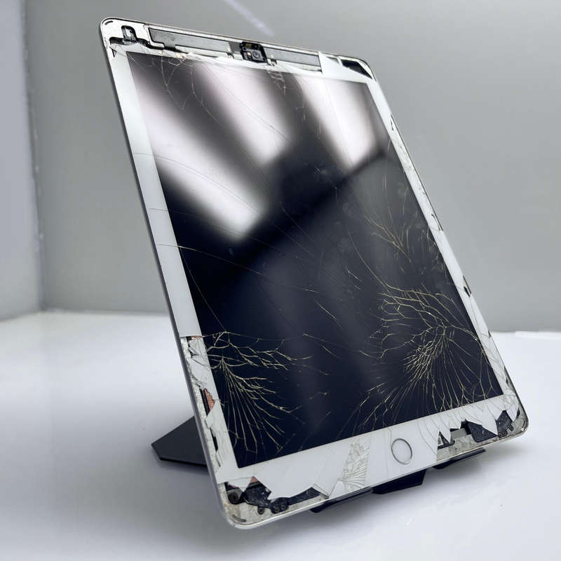 Apple ipad 9.7" 6TH Gen