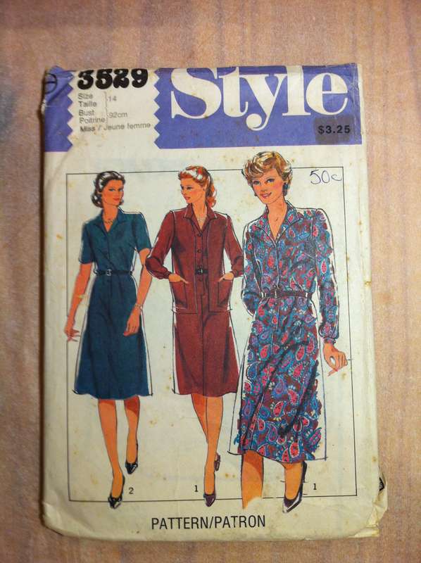 Style 3529 Lined Sleeveless Cardigan and Dress. Size 14. Complete