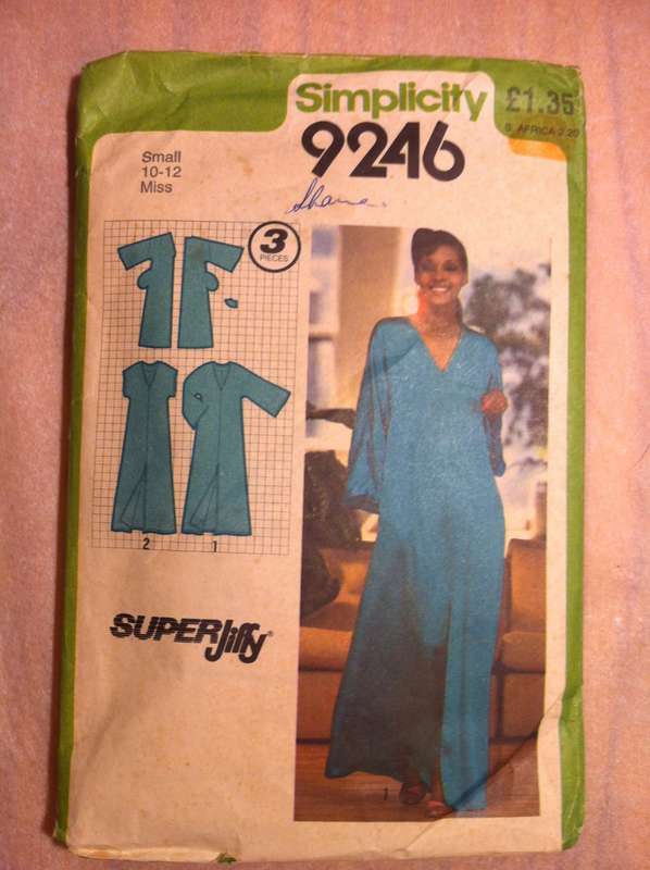 Simplicity 9246 Jiffy Pullover Caftan. Size 10-12. Complete