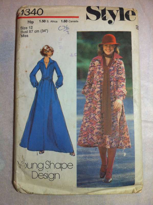 Style 1340 Young Shape Dress. Size 12. Complete Uncut F/F