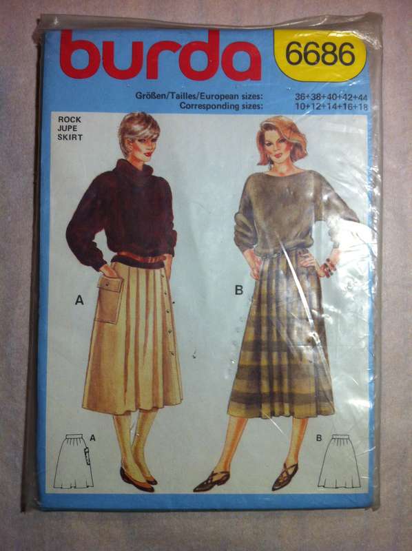 Burda 6686  Pleated Skirt. Size 36 -44. Complete. Sealed