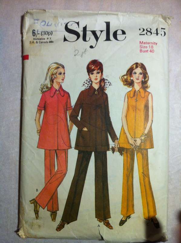 Style 2845 Maternity Trousers & Tunic. Size 18. Complete