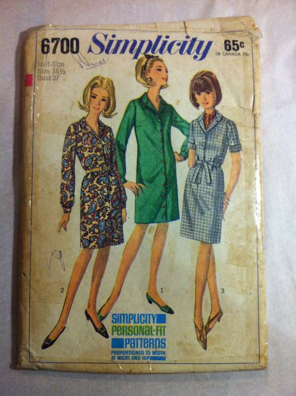 Simplicity 6700 Dress in Half Sizes. Size 16,5. Complete