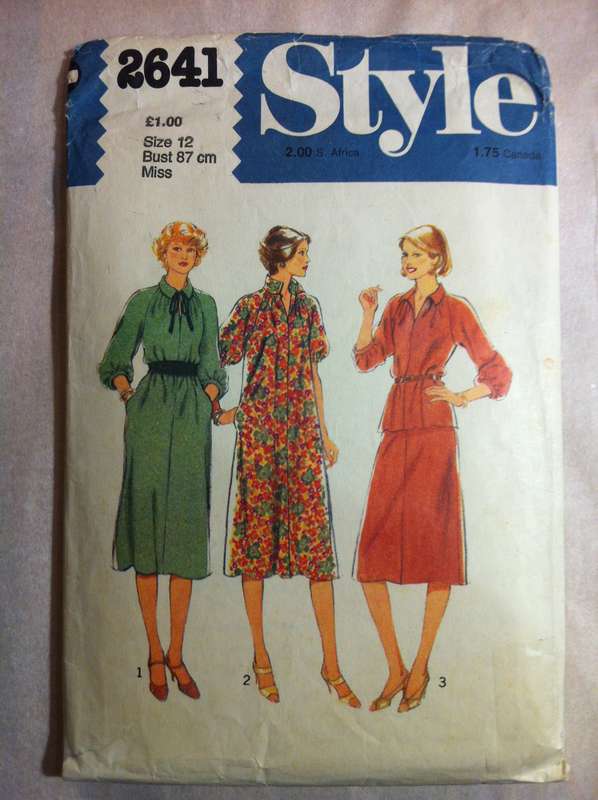 Style 2641 Dress or Top and Skirt. Size 12. Missing C/Pocket