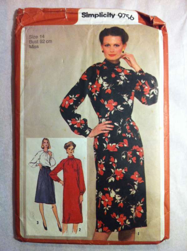 Simplicity 9756 Dress or 2 Piece Dress. Size 14. Complete Uncut F/F