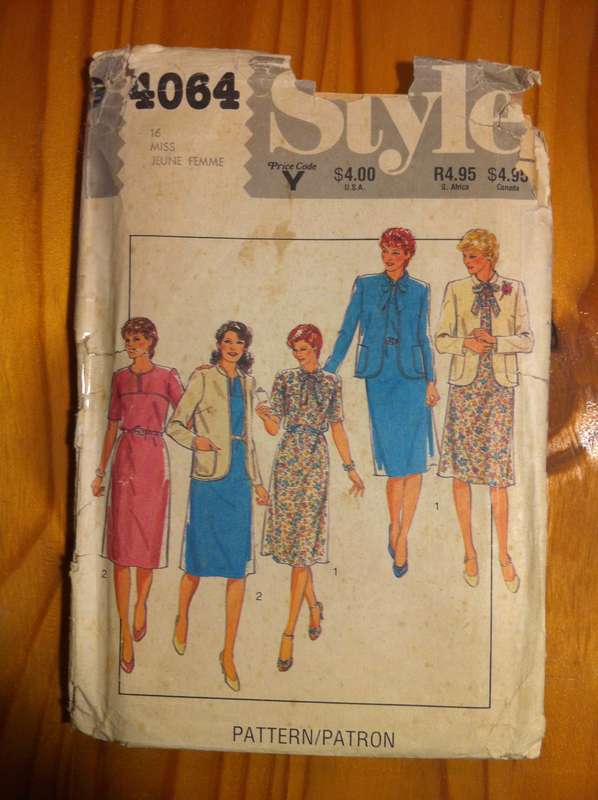 Style 4064 Lined Jacket & Dress. Size 16. Complete Uncut F/F