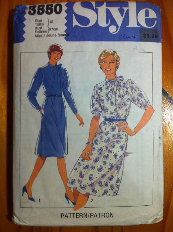 Style 3550 Pullover Dress with Neck Tie. Size 12. Complete