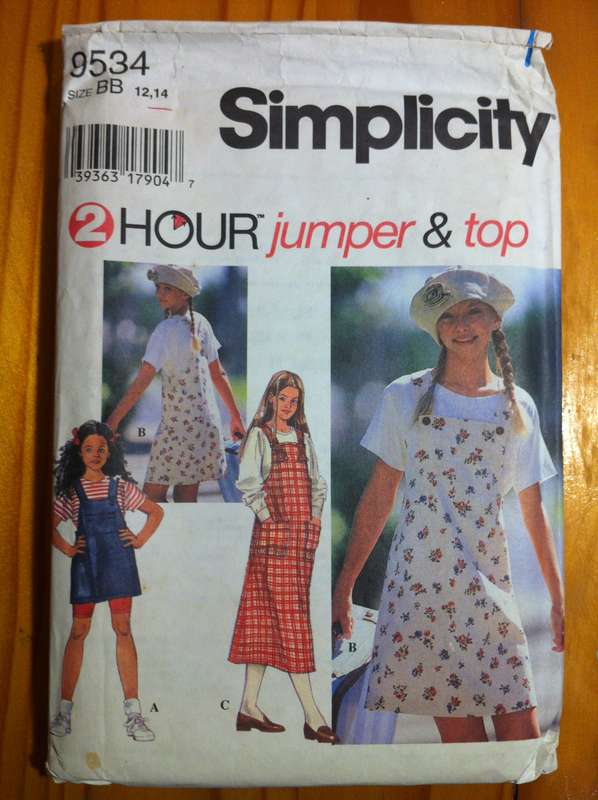 Simplicity 9534 Jumper and Top. Size 12, 14. Cut on 14. Complete