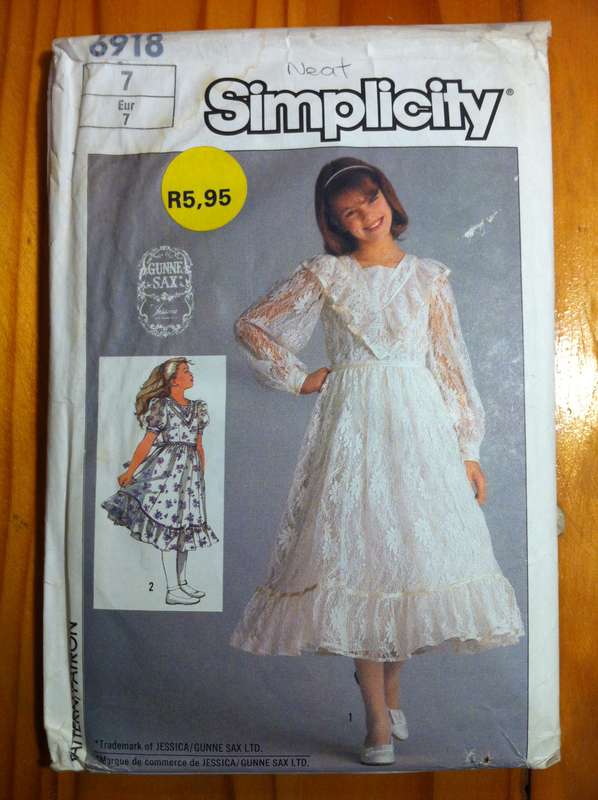 Simplicity 6918 Girls Lined Dress in 2 Lengths. Size 7. Complete. Uncut F/F