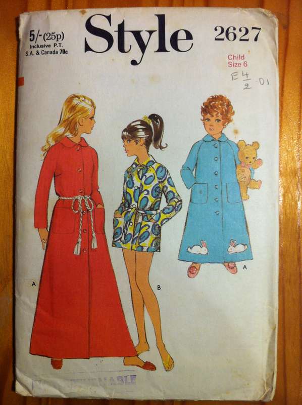 Butterick 2627 Girls Dressing Gown. Chest 62 cm. Complete. Uncut F/F