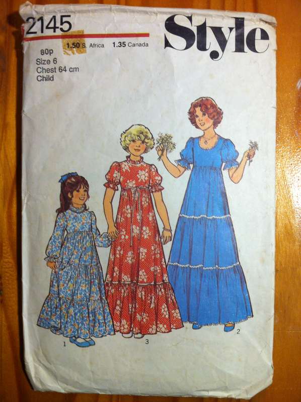 Style 2145 Girls Bridesmaid / Party Dress. Size 6 / Chest 64 cm. Complete