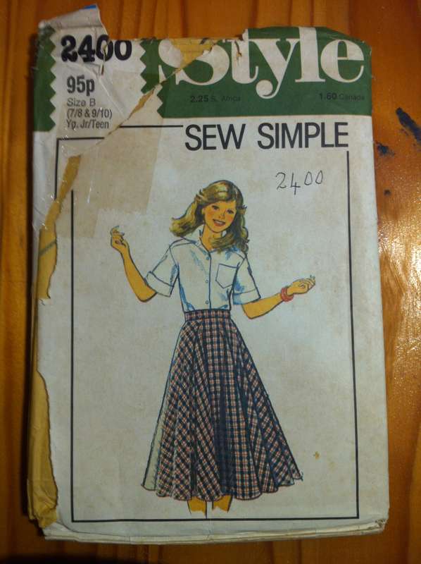 Style 2400 Girls Skirt. Size 7/8 & 9/10. Complete