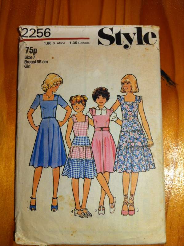 Style 2256 Dress or Overdress. Girls Size 7. Complete