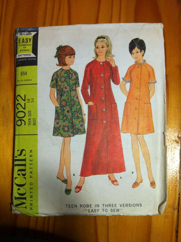 McCalls 9022 Teen Robes in 3 Versions. Teen size 14. Complete