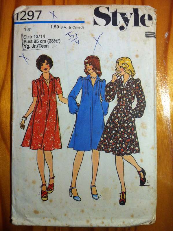 Style 1297 Teens Dress. Junior Size 13/14. Complete. Uncut F/F