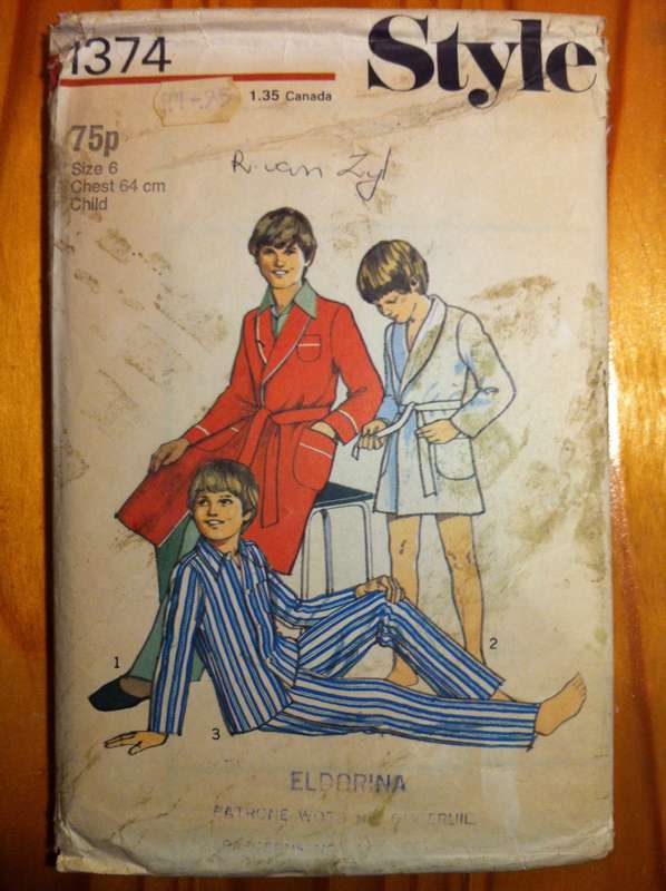 Style 1374 Boys Robe and Pyjamas. Size 6. Complete