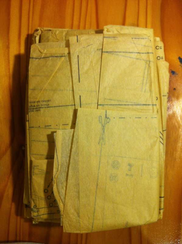 Simplicity 5173  Knit Jerseys and Cardigans. Size 12,14,16. No Envelope. Complete. Uncut but not F/F