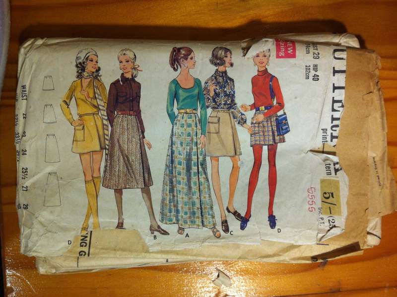 Butterick 5555 Wrap Skirts. Waist 74cm. Complete. Torn Envelope
