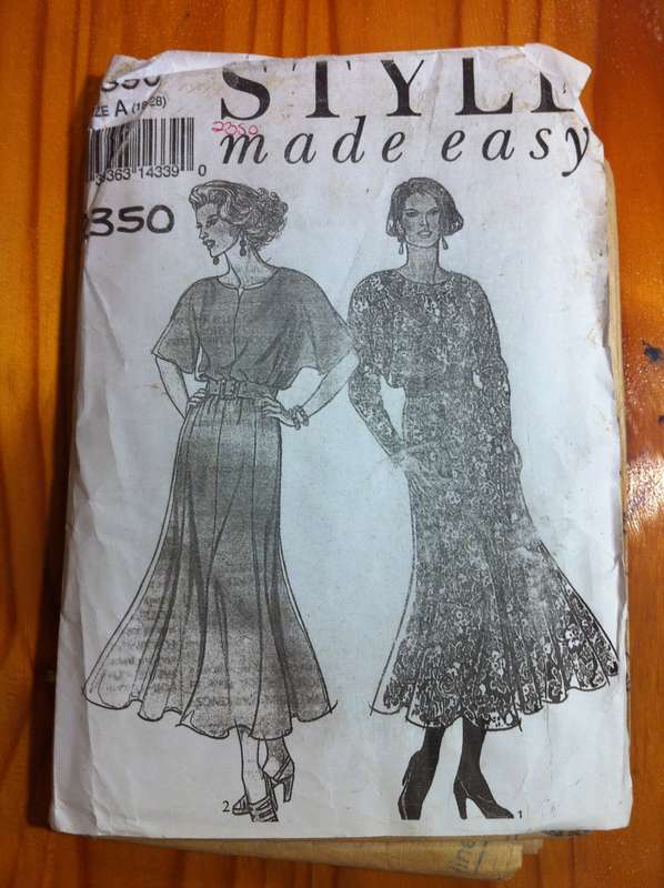 Style 2350 Magyar Sleeve Dresses. Pattern is Uncut F/F. No Sewing Instructions. No Cover Envelope
