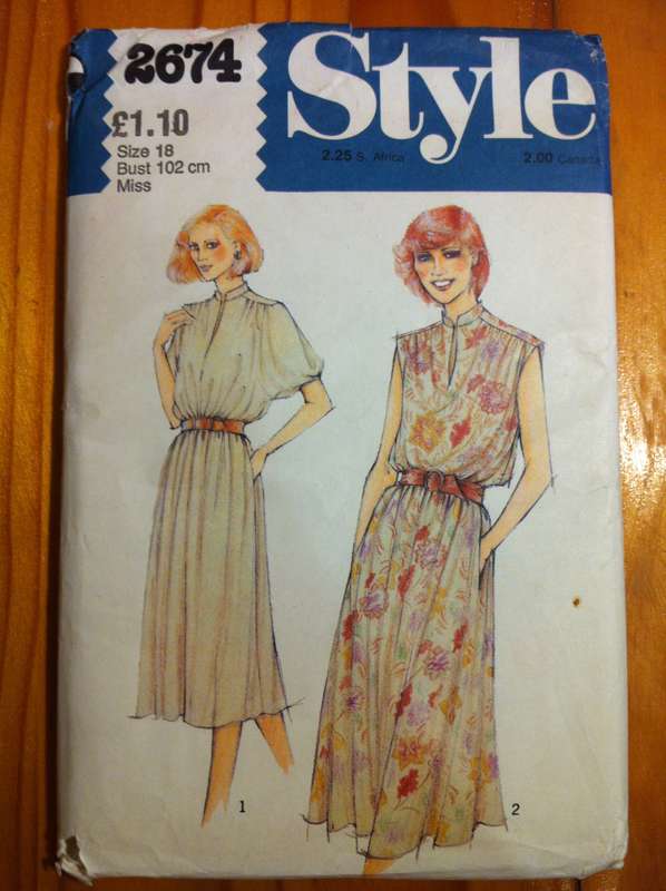 Style 2674 Pullover Dress. Size 18. Complete, Uncut F/F