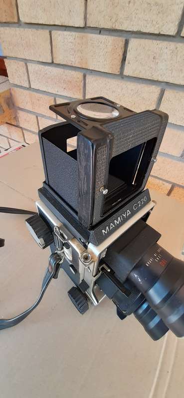 Vintage MAMIYA C220 Professional TLR Camera with Sekor 180mm lens