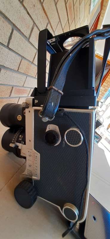 Vintage MAMIYA C220 Professional TLR Camera with Sekor 180mm lens