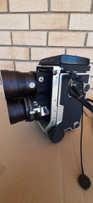 Vintage MAMIYA C220 Professional TLR Camera with Sekor 180mm lens