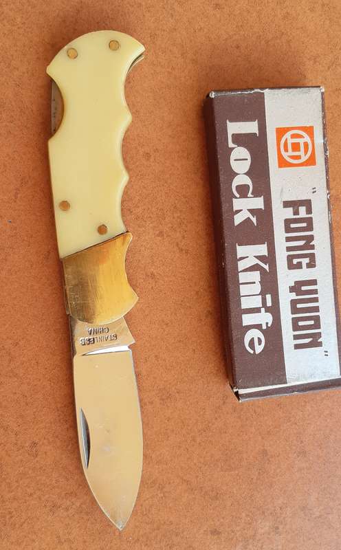 Lock Knife (with stainless steel blade)