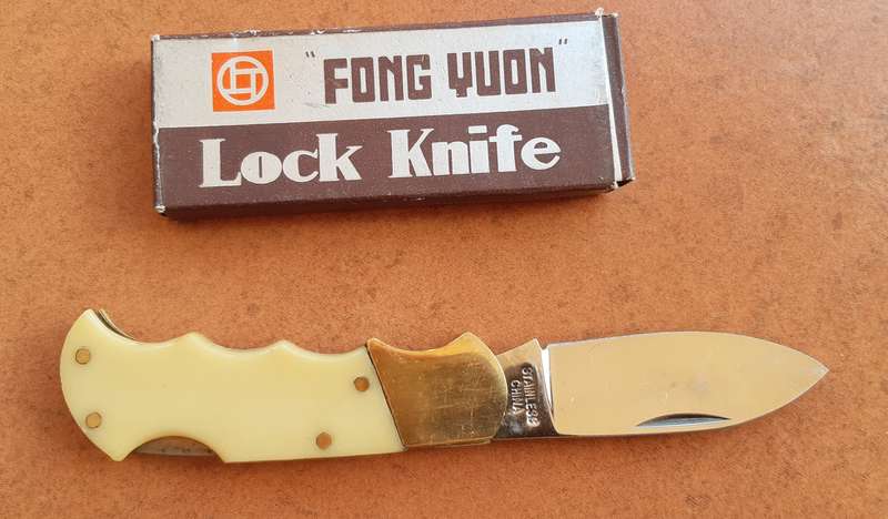 Lock Knife (with stainless steel blade)